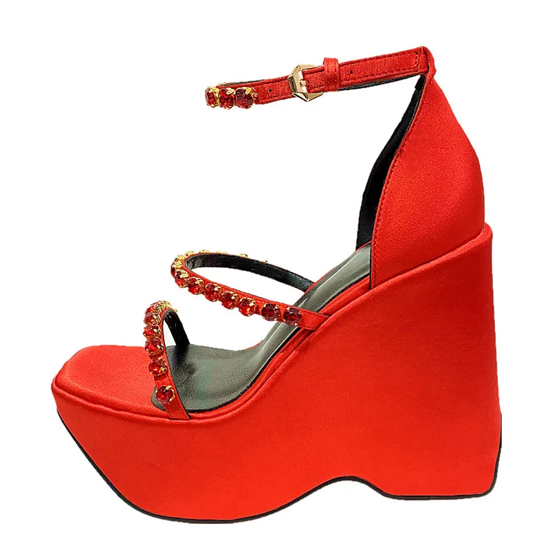 2023 New Satin Women Sandals Thick Sole Platform Shoes Woman Crystal Gladiator Sandal Women Pumps Wedges Plus Size
2023 New Satin Women Sandals Thick Sole Platform Shoes Woman Crystal Gladiator Sandal Women Pumps Wedges Plus Size