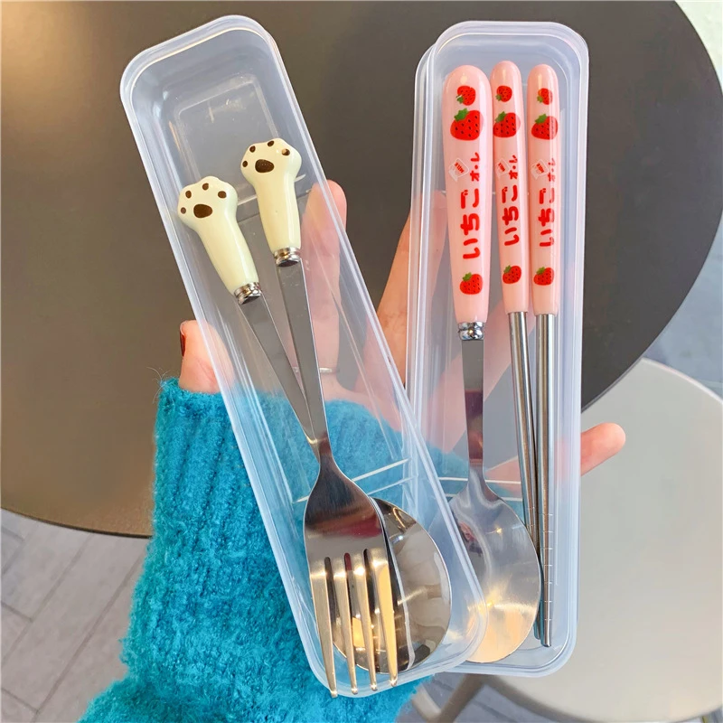 Korean Strawberry Cat Chopsticks Spoon Fork Cutlery Set with Case Portable Travel Stainless Steel Tableware Set Kitchen Utensils
Korean Strawberry Cat Chopsticks Spoon Fork Cutlery Set with Case Portable Travel Stainless Steel Tableware Set Kitchen Utensils