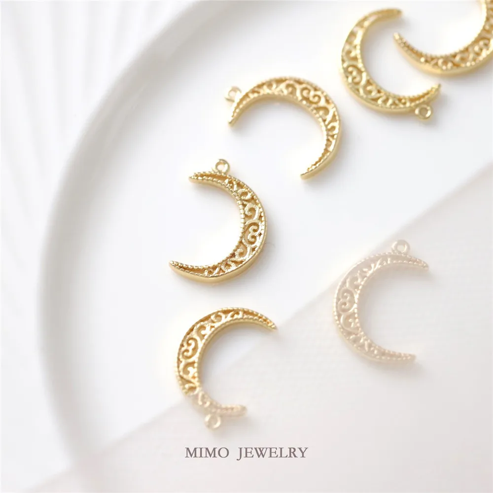 Color preserving copper plating real gold micro double-sided pattern hollowed out retro Moon Pendant DIY jewelry accessories
Color preserving copper plating real gold micro double-sided pattern hollowed out retro Moon Pendant DIY jewelry accessories