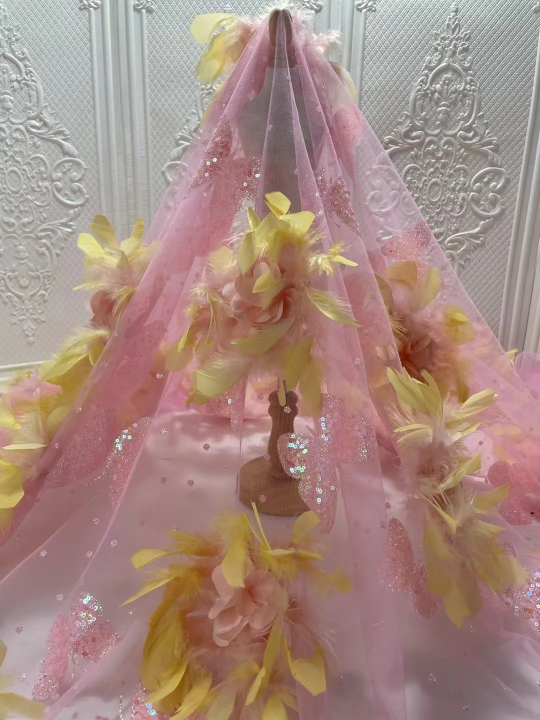 African Lace Fabric 2022 High Quality Mesh Embroidery Applique 3D Flower Feather Tulle Nigerian Lace Fabrics For Bridal Wedding
African Lace Fabric 2022 High Quality Mesh Embroidery Applique 3D Flower Feather Tulle Nigerian Lace Fabrics For Bridal Wedding