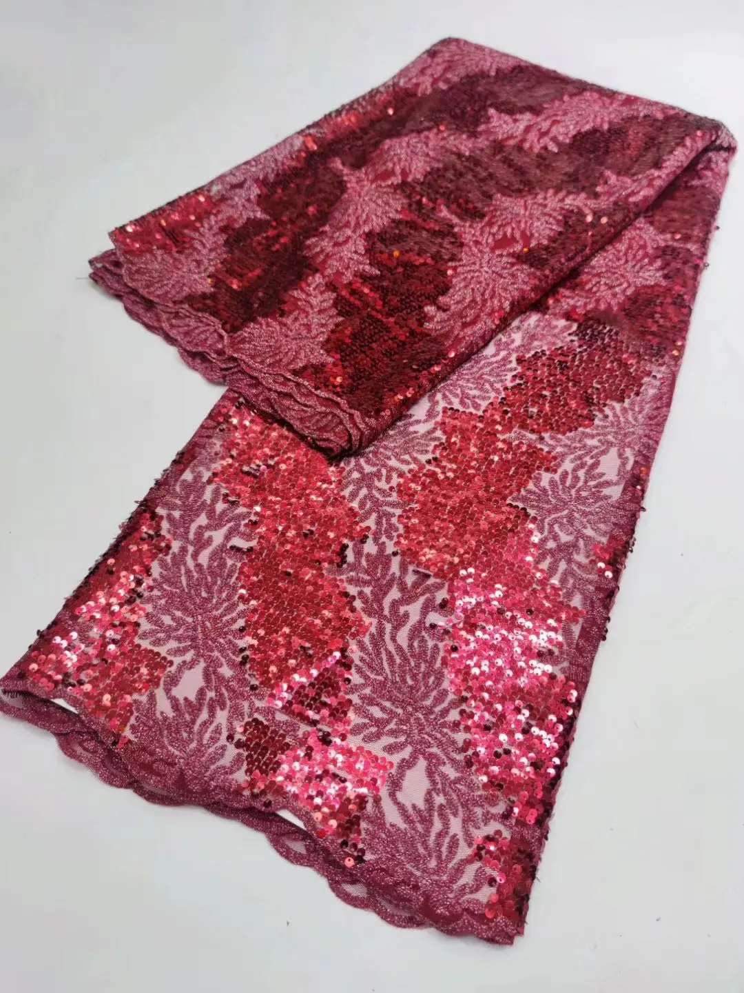 2022 High Quality Nigerian Lace Fabric Embroidery French Big Stones African Lace Fabric Weaving Design Green Sequins Lace Fabric
2022 High Quality Nigerian Lace Fabric Embroidery French Big Stones African Lace Fabric Weaving Design Green Sequins Lace Fabric