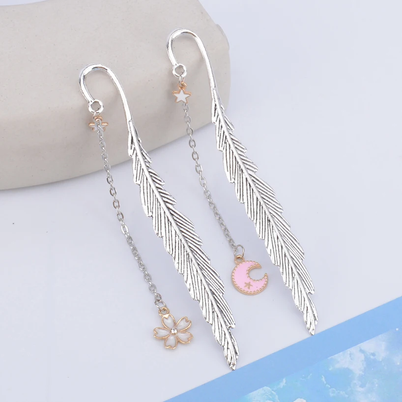 Metal Feather Bookmark Kawaii Stationery Marcapaginas Book Accessories Marque Page Bookmarks Separador De Libro Cute Book Mark
Metal Feather Bookmark Kawaii Stationery Marcapaginas Book Accessories Marque Page Bookmarks Separador De Libro Cute Book Mark