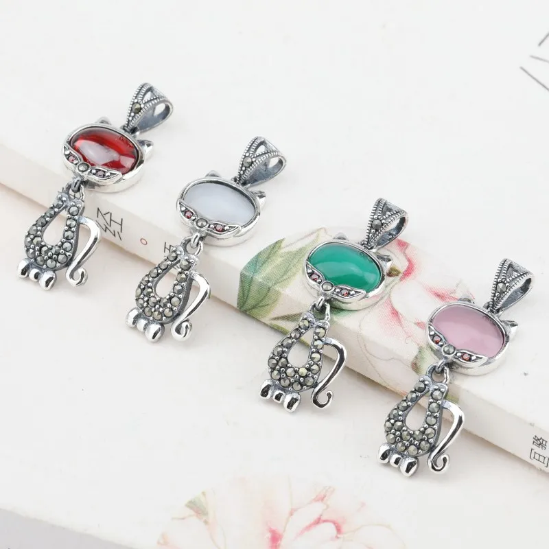 S925Sterling Silver Retro Jewelry Women's Fashion Inlaid White Cat's Eye Pendant Garnet Cute Sweet Lucky Cat Pendant Accessories
S925Sterling Silver Retro Jewelry Women's Fashion Inlaid White Cat's Eye Pendant Garnet Cute Sweet Lucky Cat Pendant Accessories