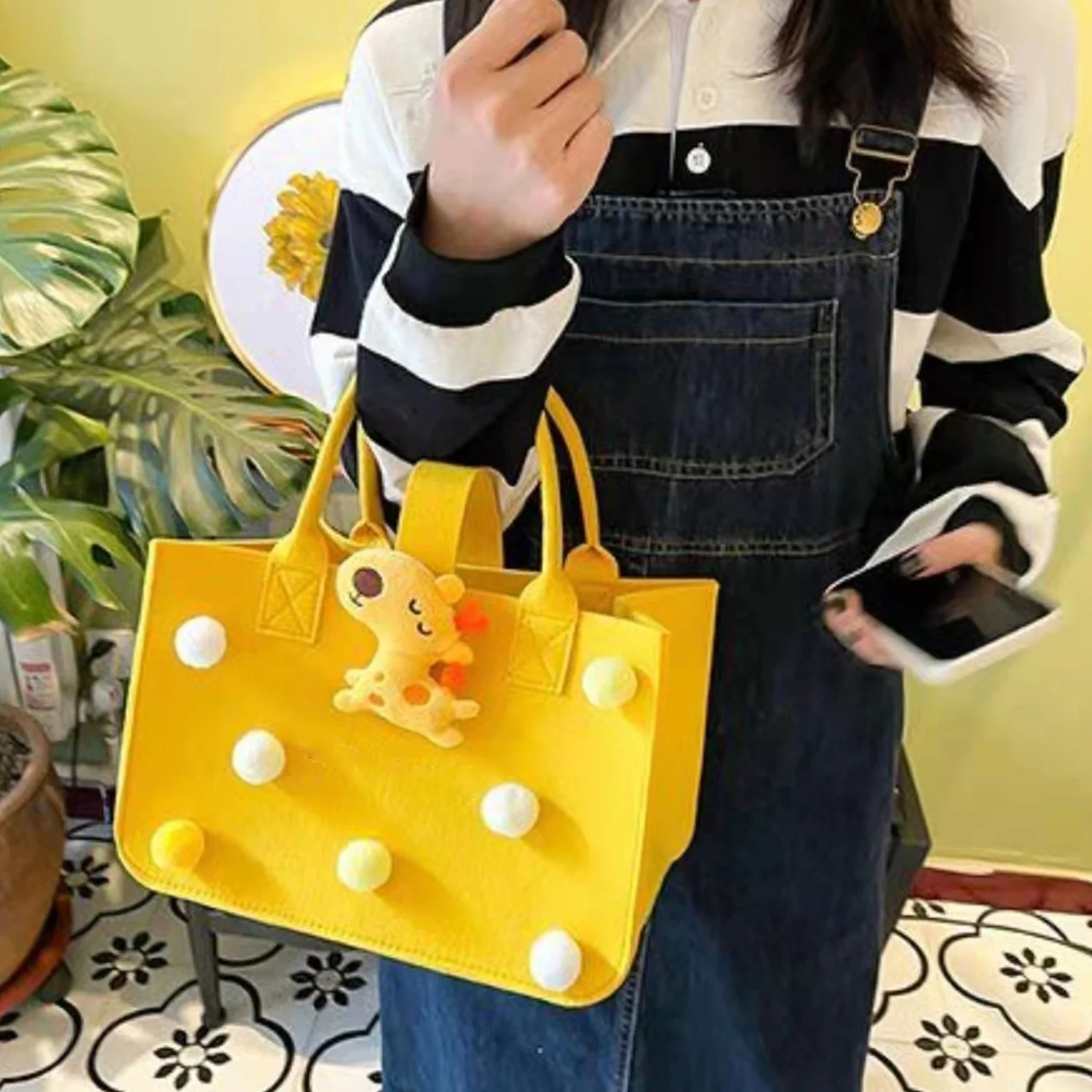 New Cute Cartoon Handbag Portable Felt Bag Women Large Capacity Casual Tote Female Travel Shoulder Bag Shopping Dating Purse
New Cute Cartoon Handbag Portable Felt Bag Women Large Capacity Casual Tote Female Travel Shoulder Bag Shopping Dating Purse