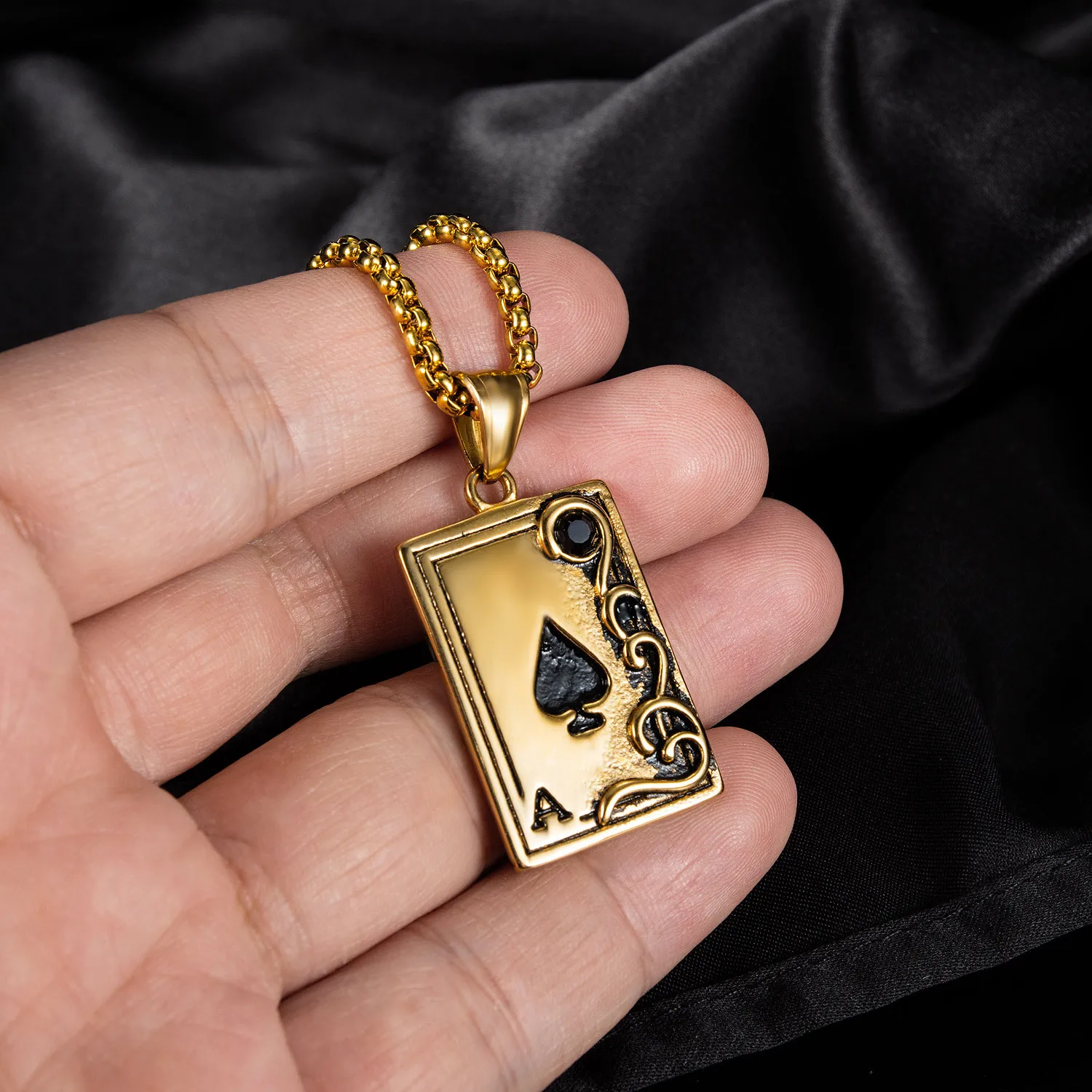 Personality Stainless Steel Black Zircon Poker Pendant Necklace for Men Women's Goth Punk Spade A Long Chain Hip Hop Jewelry
Personality Stainless Steel Black Zircon Poker Pendant Necklace for Men Women's Goth Punk Spade A Long Chain Hip Hop Jewelry