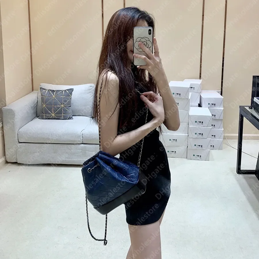 AAAAA Top Technology Fashion Knapsack Genuine Leather Shoulder Bag Mirror Quality Backpacks Designer Backpack With Box
AAAAA Top Technology Fashion Knapsack Genuine Leather Shoulder Bag Mirror Quality Backpacks Designer Backpack With Box