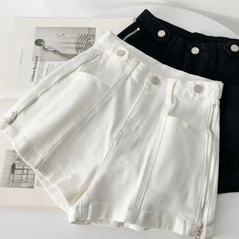 Shnsophi 2022 New Summer White Black Shorts Women High Waist A-line Wide Leg Jeans Shorts Sexy Zipper Designer Korean Bottoms
Shnsophi 2022 New Summer White Black Shorts Women High Waist A-line Wide Leg Jeans Shorts Sexy Zipper Designer Korean Bottoms