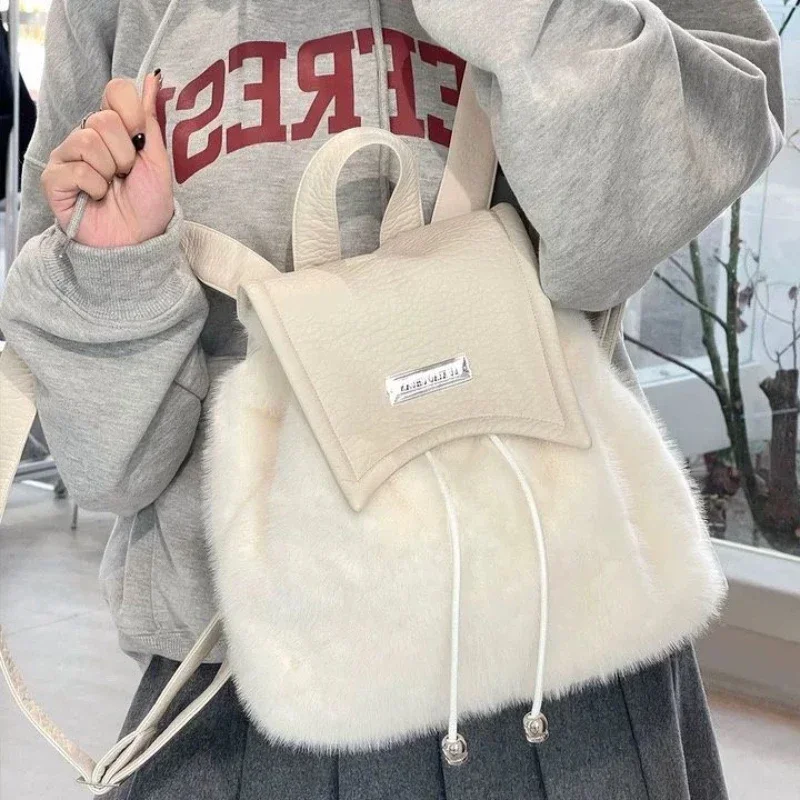 Schoolbag Autumn and Winter College Student Backpack Women's Splice Plush Bag 2023 New Commuter Versatile Travel Plush Backpack
Schoolbag Autumn and Winter College Student Backpack Women's Splice Plush Bag 2023 New Commuter Versatile Travel Plush Backpack