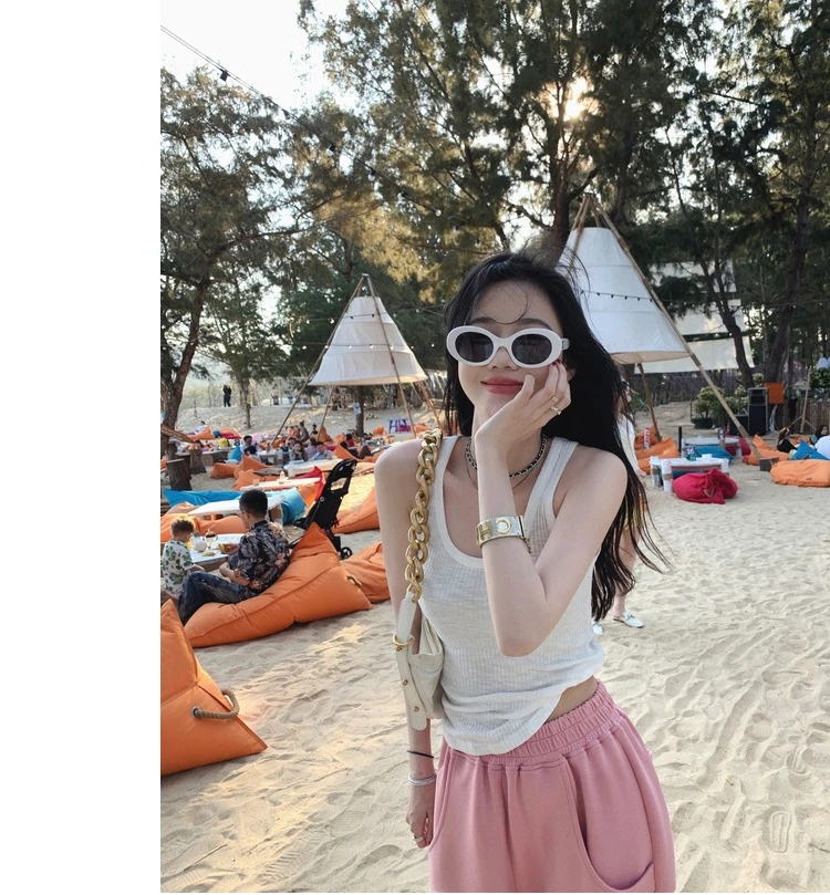 A Pure cotton T-shirt women's all-match inner bottoming shirt slim low-neck new sports vest women's inner wear sleeveless top
A Pure cotton T-shirt women's all-match inner bottoming shirt slim low-neck new sports vest women's inner wear sleeveless top