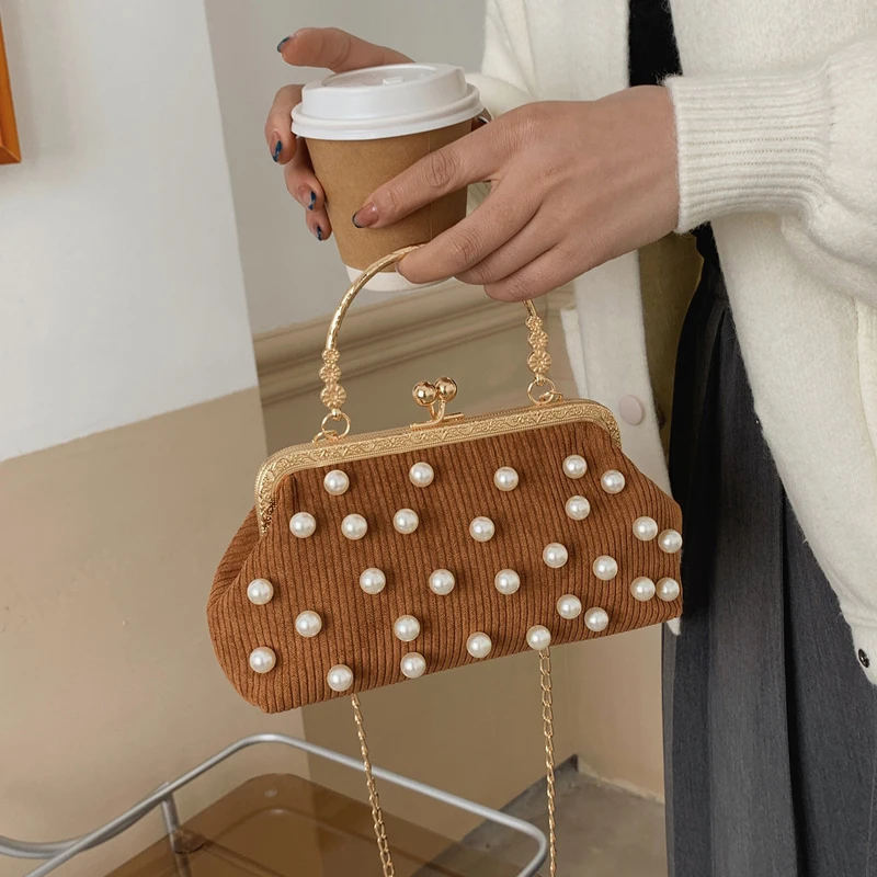 Metal Frame Clip Shoulder Bag Pearled Evening Handbag Luxury Wedding Party Clutch Bag Female Striped Crossbody Bags For Women
Metal Frame Clip Shoulder Bag Pearled Evening Handbag Luxury Wedding Party Clutch Bag Female Striped Crossbody Bags For Women