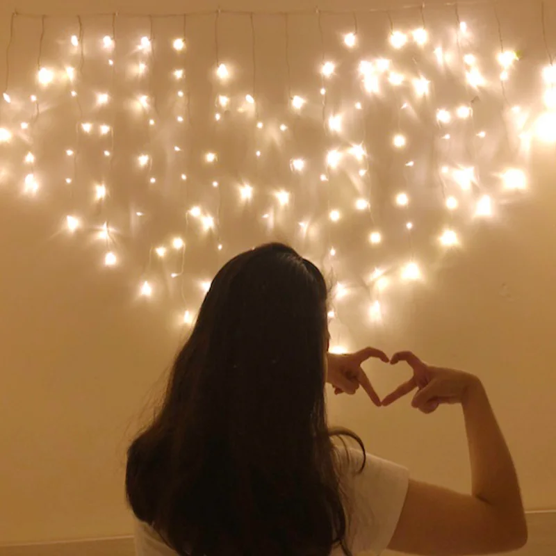 Princess Shape Heart Shaped LED String Lighting Curtain Holiday Lights Christmas Romantic Room Wedding Decoration 2 x 1.5m 220V
Princess Shape Heart Shaped LED String Lighting Curtain Holiday Lights Christmas Romantic Room Wedding Decoration 2 x 1.5m 220V