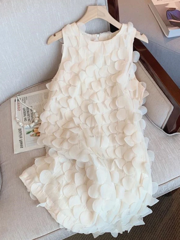Wave Flower Three-dimensional Petal Vest White Dress Women's Summer New Slim Fit Straight Sleeveless Plain Short Skirt Female
Wave Flower Three-dimensional Petal Vest White Dress Women's Summer New Slim Fit Straight Sleeveless Plain Short Skirt Female