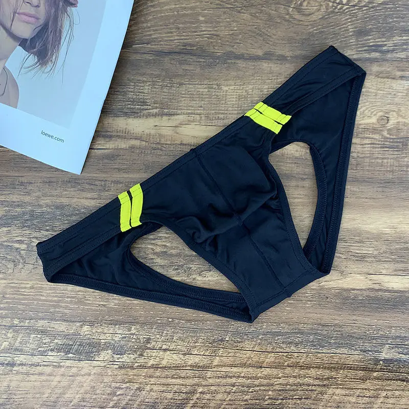 Men's briefs sexy fashion hollowed out personality low waist slim tide men buttock showing comfortable milk silk small pants
Men's briefs sexy fashion hollowed out personality low waist slim tide men buttock showing comfortable milk silk small pants