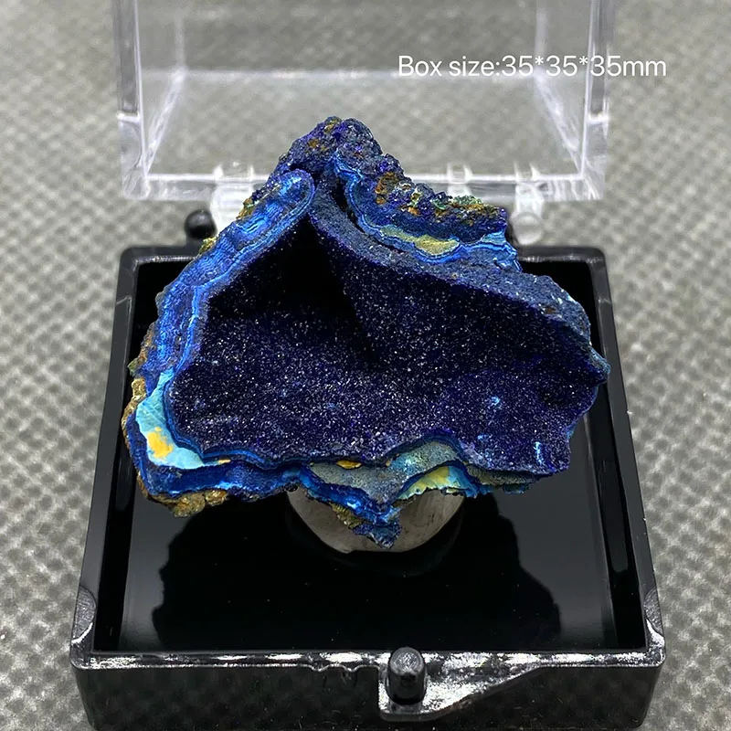 

Natural beautiful Azurite and Malachite symbiotic mineral specimen crystal Stones and crystals Healing crystal Box:35mm