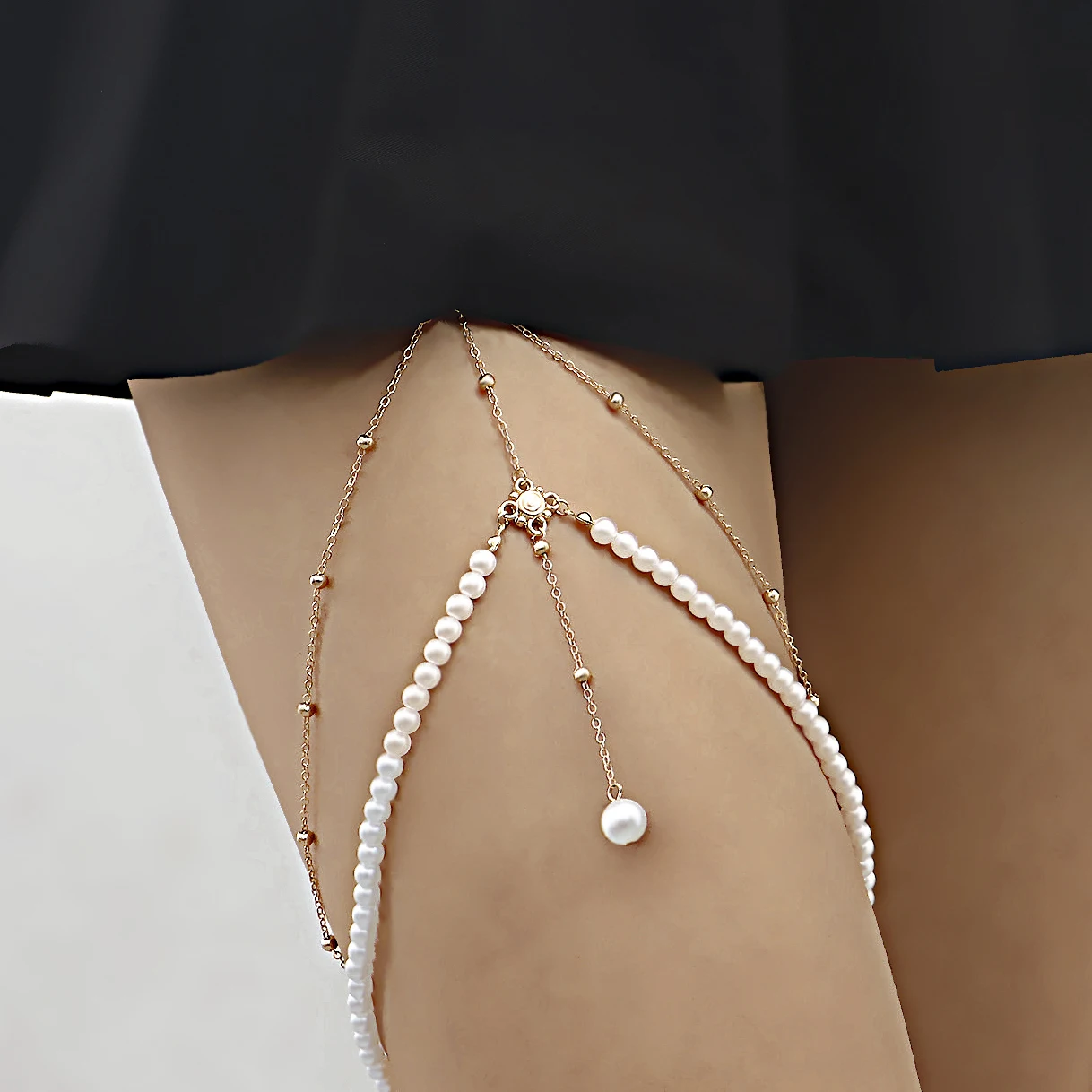 Sexy Long Tassel Multilayer Elastic Band Pearl Leg Thigh Chain Women Summer Beach Bikini Nightclub Young Girls Rave Body Jewelry
Sexy Long Tassel Multilayer Elastic Band Pearl Leg Thigh Chain Women Summer Beach Bikini Nightclub Young Girls Rave Body Jewelry