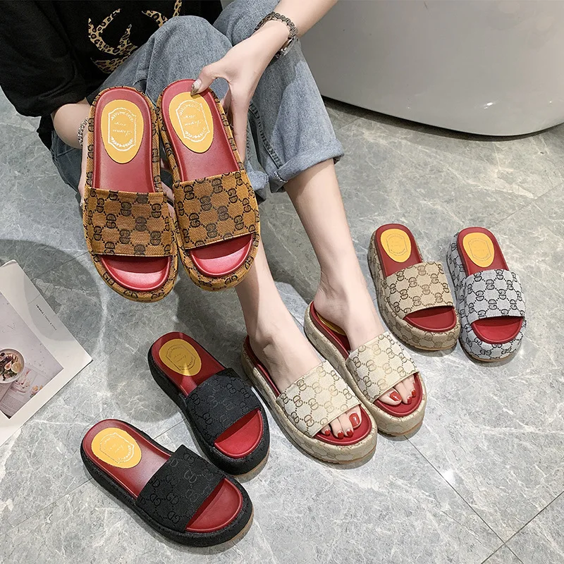 women letter Slipper Ladies Sandals Thick Bottom Slippers Platform Slides Outdoor FashionAnti-slip Slippers
women letter Slipper Ladies Sandals Thick Bottom Slippers Platform Slides Outdoor FashionAnti-slip Slippers
