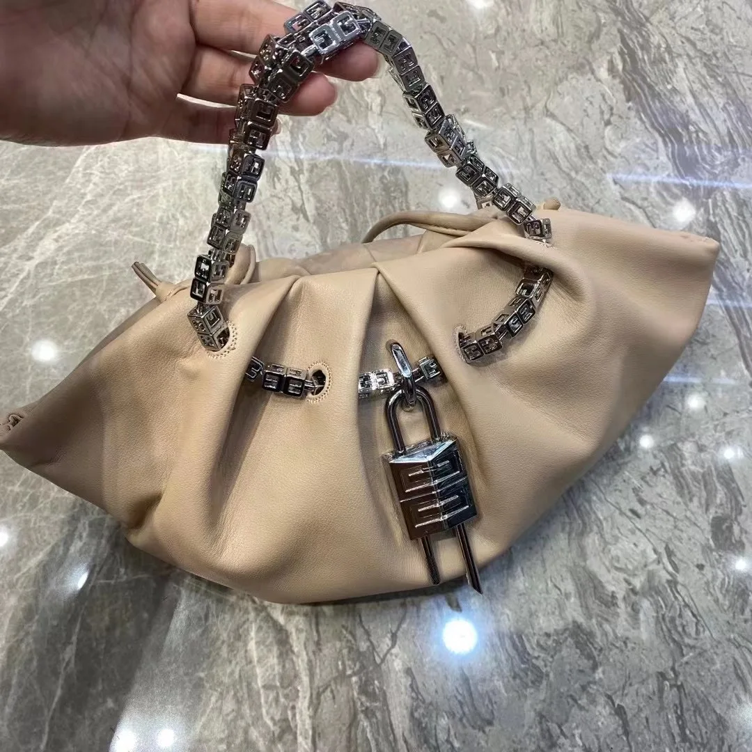 Genuine Leather Luxury Designer Women's Bag Pleated Evening Bag Pleated Cloud Bag Chain Lock Hand Messenger Bag
Genuine Leather Luxury Designer Women's Bag Pleated Evening Bag Pleated Cloud Bag Chain Lock Hand Messenger Bag