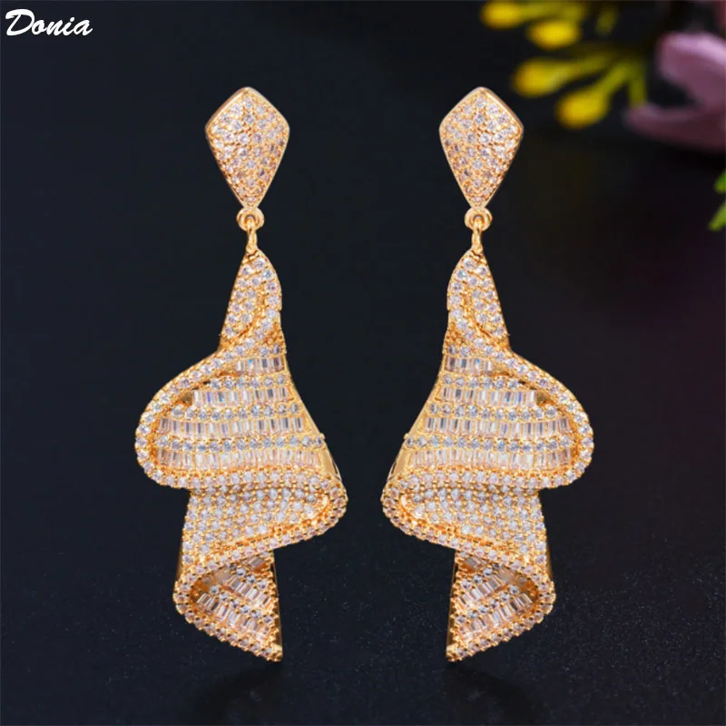 Donia Jewelry New luxury S925 needle European and American geometric earrings micro-inlaid AAA zircon long ladies earring
Donia Jewelry New luxury S925 needle European and American geometric earrings micro-inlaid AAA zircon long ladies earring