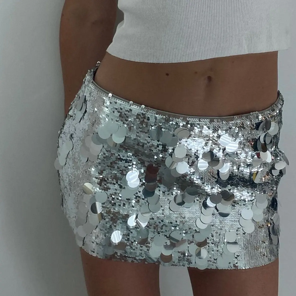 Hirigin Women Shiny Sequin Skirt Summer Casual Elastic Mini A-line Skirt for Beach Party Club y2k Streetwear
Hirigin Women Shiny Sequin Skirt Summer Casual Elastic Mini A-line Skirt for Beach Party Club y2k Streetwear