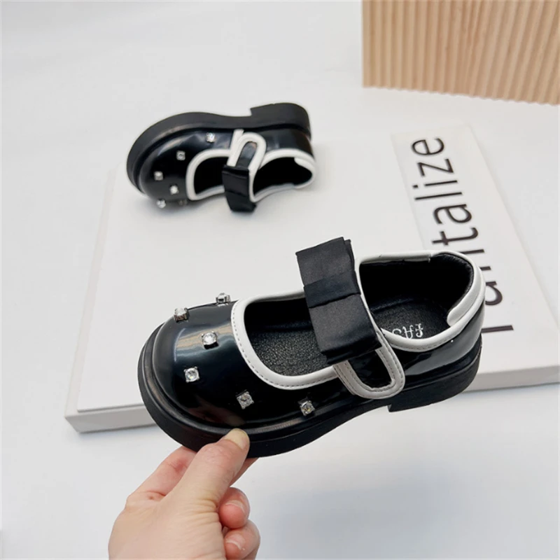 New Children Rhinestones Princess Shoes Girls Autumn Performance Black Dance Shoes Student Baby Toddler Flats Breathable 04
New Children Rhinestones Princess Shoes Girls Autumn Performance Black Dance Shoes Student Baby Toddler Flats Breathable 04