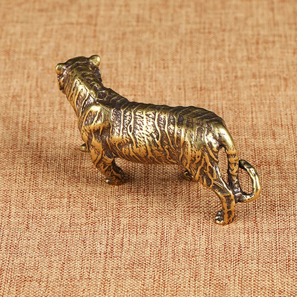 Figurines Tiger Statue Office Table Vintage Animal Chinese Zodiac Copper Craft Desktop Home Decoration Living Room
Figurines Tiger Statue Office Table Vintage Animal Chinese Zodiac Copper Craft Desktop Home Decoration Living Room
