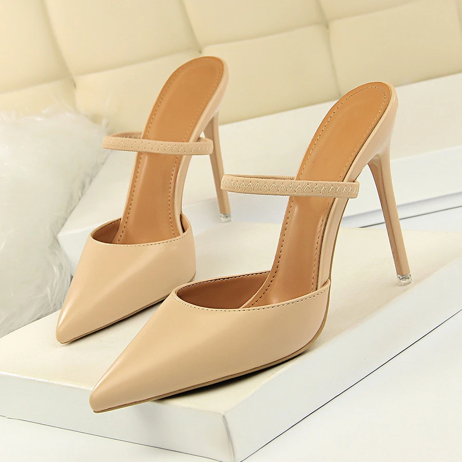 Summer Mules Women Soft Leather Outdoor Slippers Sexy Thin High Heels Female Pointed Toe Shoes
Summer Mules Women Soft Leather Outdoor Slippers Sexy Thin High Heels Female Pointed Toe Shoes
