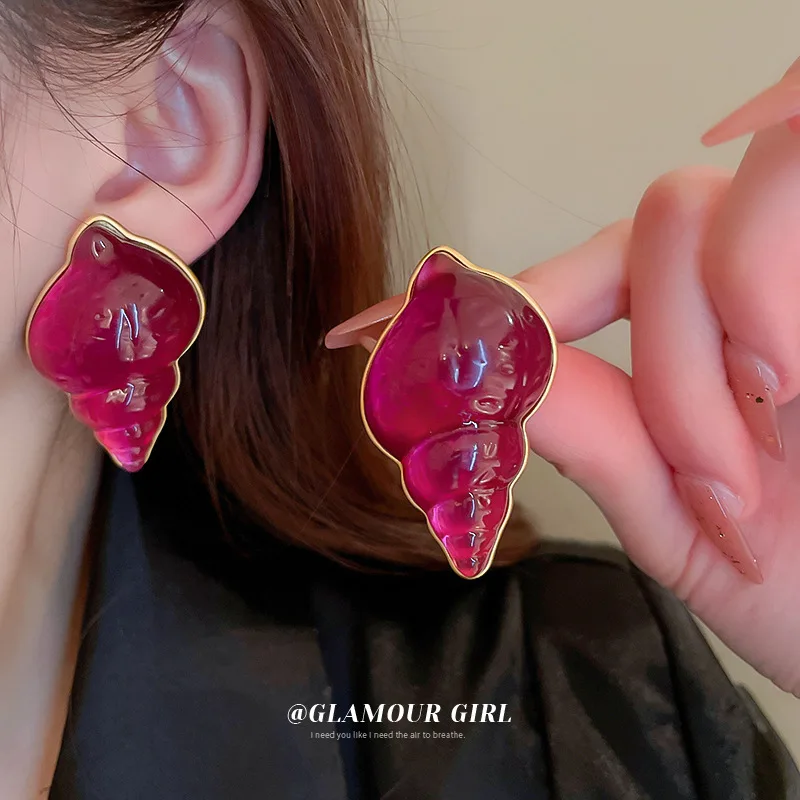 Korean personality exaggerated design conch earrings fashion sense of senior stud earrings small new earrings
Korean personality exaggerated design conch earrings fashion sense of senior stud earrings small new earrings