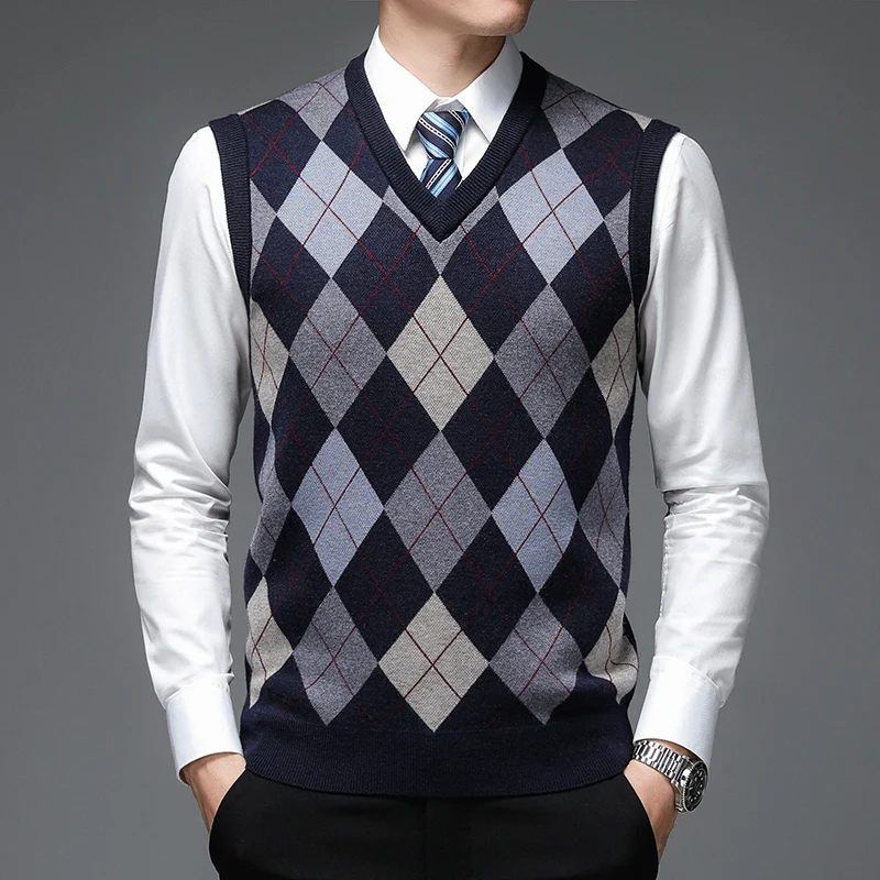 Classic Menswear New Spring Autumn Fashion Designer Argyle Pullover Diamond Sweater V Neck Knit Vest Men Sleeveless Brand Clothe
Classic Menswear New Spring Autumn Fashion Designer Argyle Pullover Diamond Sweater V Neck Knit Vest Men Sleeveless Brand Clothe