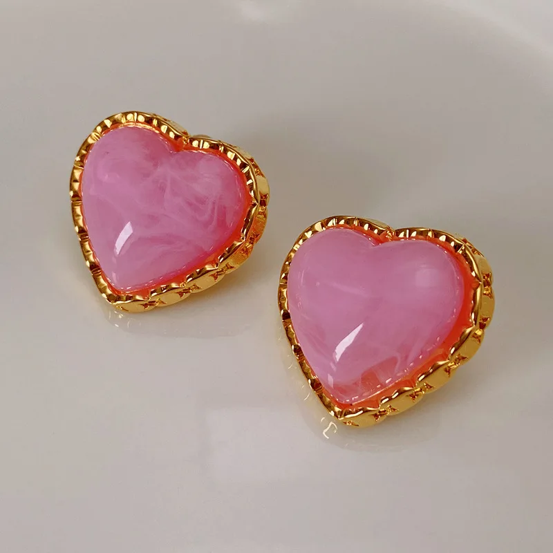 Candy Color Pink Love Heart Stud Earrings Niche High-Grade Heart-Shaped Vintage Earrings Sweet Temperament Earrings 
Candy Color Pink Love Heart Stud Earrings Niche High-Grade Heart-Shaped Vintage Earrings Sweet Temperament Earrings