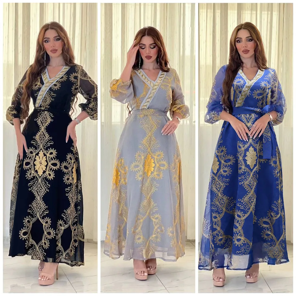 Мусульманское платье-абайя с V-образным вырезом
Мусульманское платье-абайя с V-образным вырезом