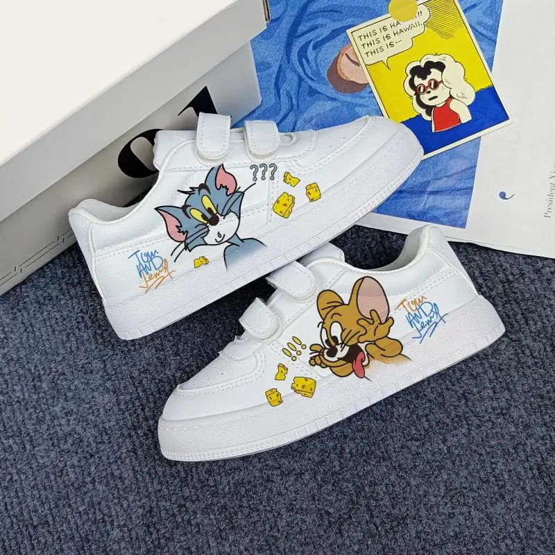 Детская летняя обувь с рисунком аниме Том и Джерри, Нескользящая дышащая сетчатая повседневная обувь для мальчиков и девочек, симпатичная детская спортивная обувь для отдыха
Детская летняя обувь с рисунком аниме Том и Джерри, Нескользящая дышащая сетчатая повседневная обувь для мальчиков и девочек, симпатичная детская спортивная обувь для отдыха