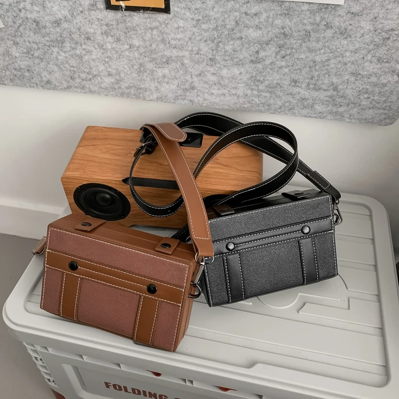Box Shaped Crossbody Bags For Unisex 2022 Winter New Small Square Messenger Bag Contrast Color Waterproof Box Shoulder Bag Lady
Box Shaped Crossbody Bags For Unisex 2022 Winter New Small Square Messenger Bag Contrast Color Waterproof Box Shoulder Bag Lady