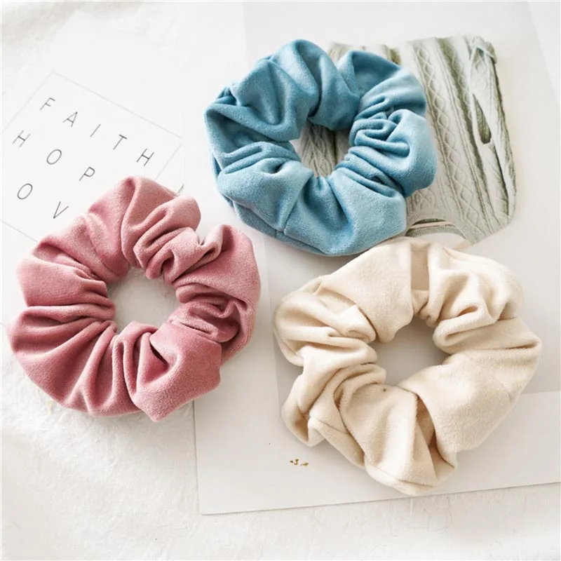 New 4 Colors Korea Velvet Scrunchie Elastic Hair Bands Solid Color Fashion Headband Ponytail Holder Hair Ties Hair Accessoires
New 4 Colors Korea Velvet Scrunchie Elastic Hair Bands Solid Color Fashion Headband Ponytail Holder Hair Ties Hair Accessoires