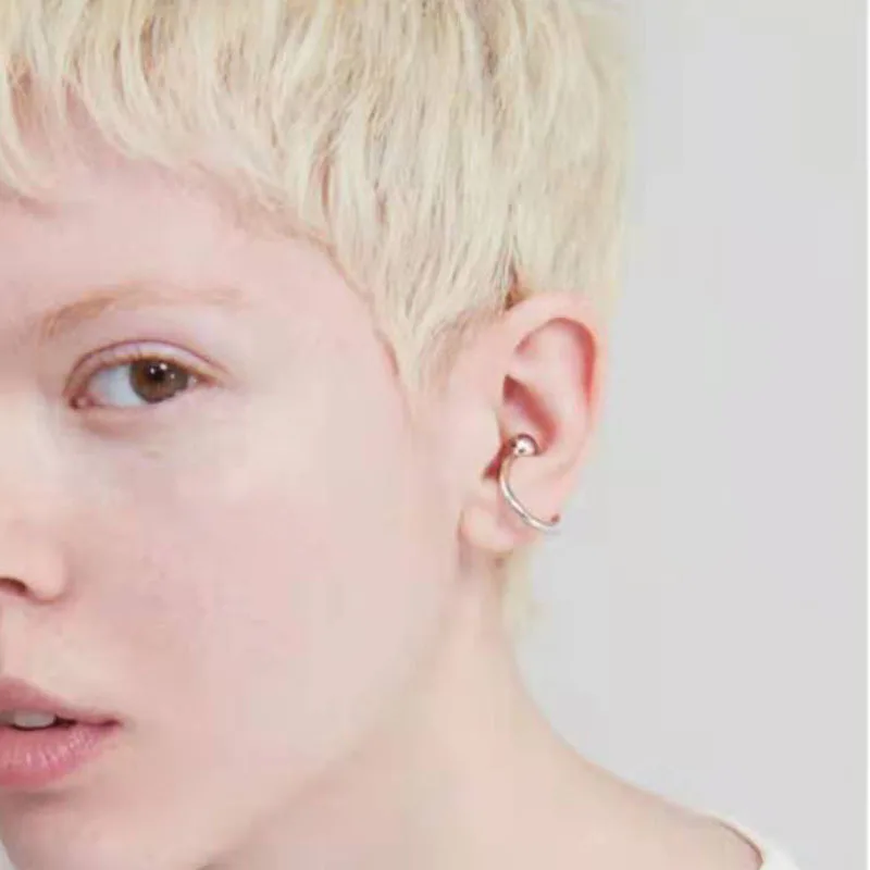 Metal Titanium Steel Earrings For Women Punk Cold Style Niche Personality Ear Bone Clip Compatible Jewelry Without Pierced Ears
Metal Titanium Steel Earrings For Women Punk Cold Style Niche Personality Ear Bone Clip Compatible Jewelry Without Pierced Ears