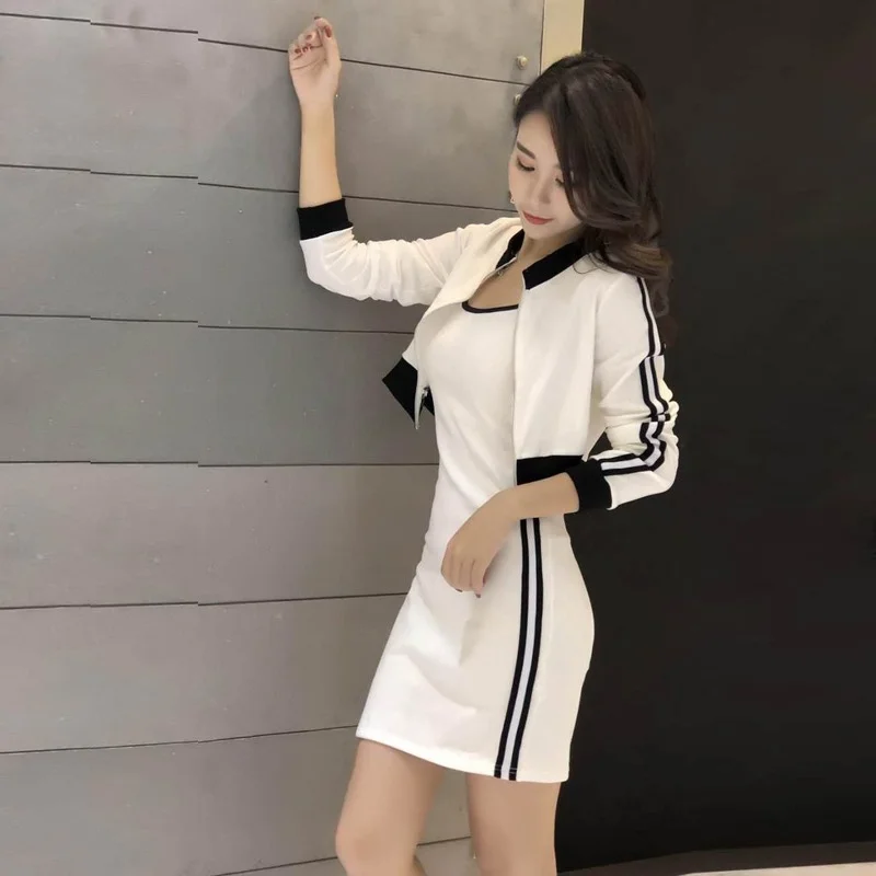 Suit Women's 2022 Spring New Slim Long-sleeved Coat Top + Fashionable Suspender Dress Two-piece
Suit Women's 2022 Spring New Slim Long-sleeved Coat Top + Fashionable Suspender Dress Two-piece