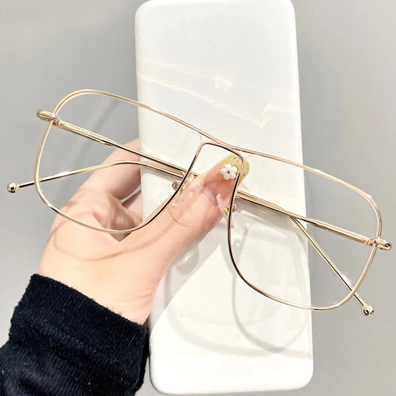 Vintage Ultralight Square Anti-blue Light Eyeglasses For Women New Fashion Gold Clear Computer Glasses Frame Men Myopia Shades
Vintage Ultralight Square Anti-blue Light Eyeglasses For Women New Fashion Gold Clear Computer Glasses Frame Men Myopia Shades