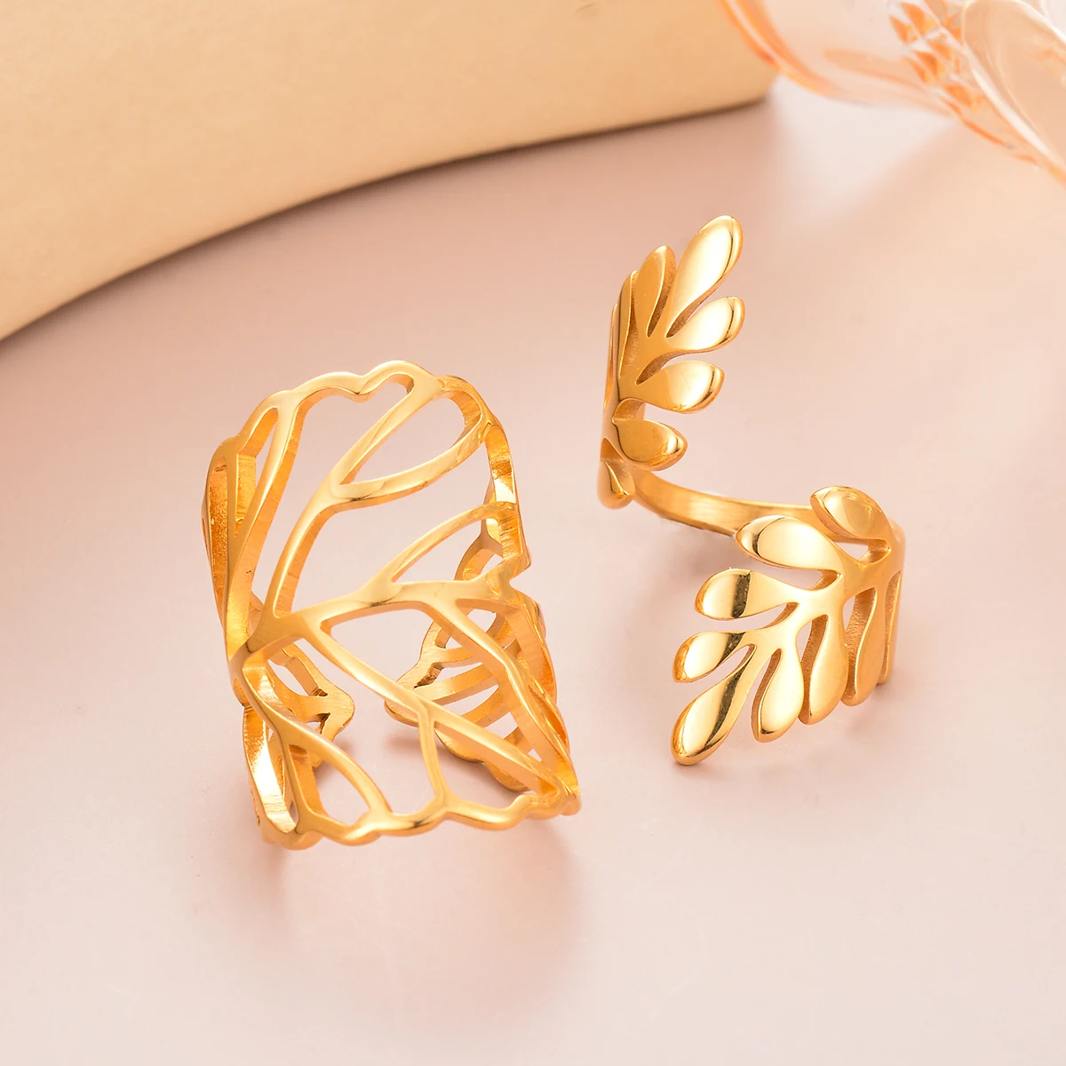 Statement Gold Color Stainless Steel Leaf Ring for Women Minimalist Waterproof Finger Ring Jewelry
Statement Gold Color Stainless Steel Leaf Ring for Women Minimalist Waterproof Finger Ring Jewelry