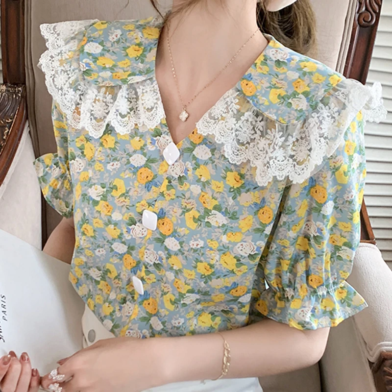 Summer Women Short Sleeved V-neck Flared Sleeves Ruffle Lace Patchwork Printed Chiffon Shirt Blusas Mujer Women Tops Blouse C880
Summer Women Short Sleeved V-neck Flared Sleeves Ruffle Lace Patchwork Printed Chiffon Shirt Blusas Mujer Women Tops Blouse C880