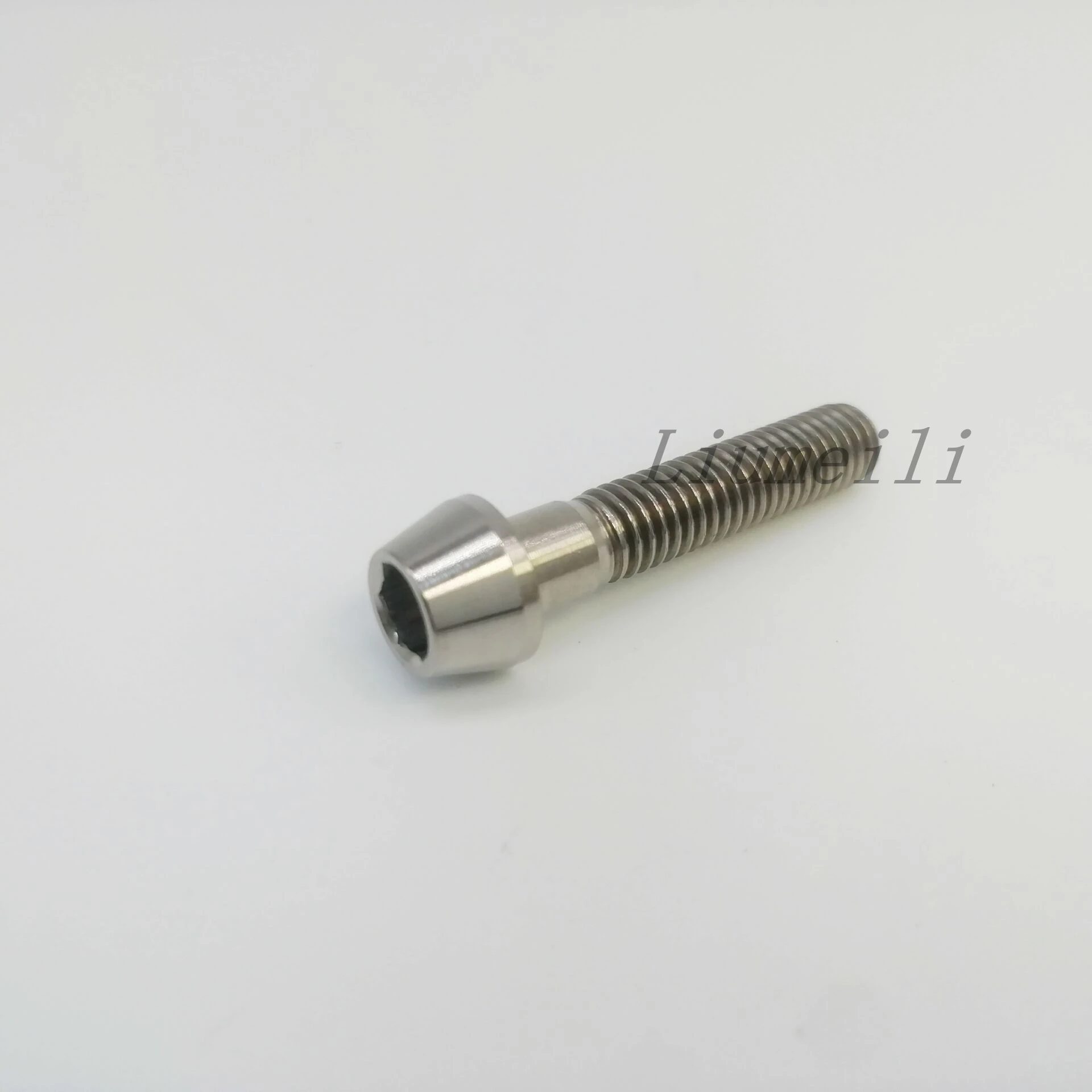 Liumeili Tитановый болт M6X10 для велосипеда 1 шт.
Liumeili Tитановый болт M6X10 для велосипеда 1 шт.