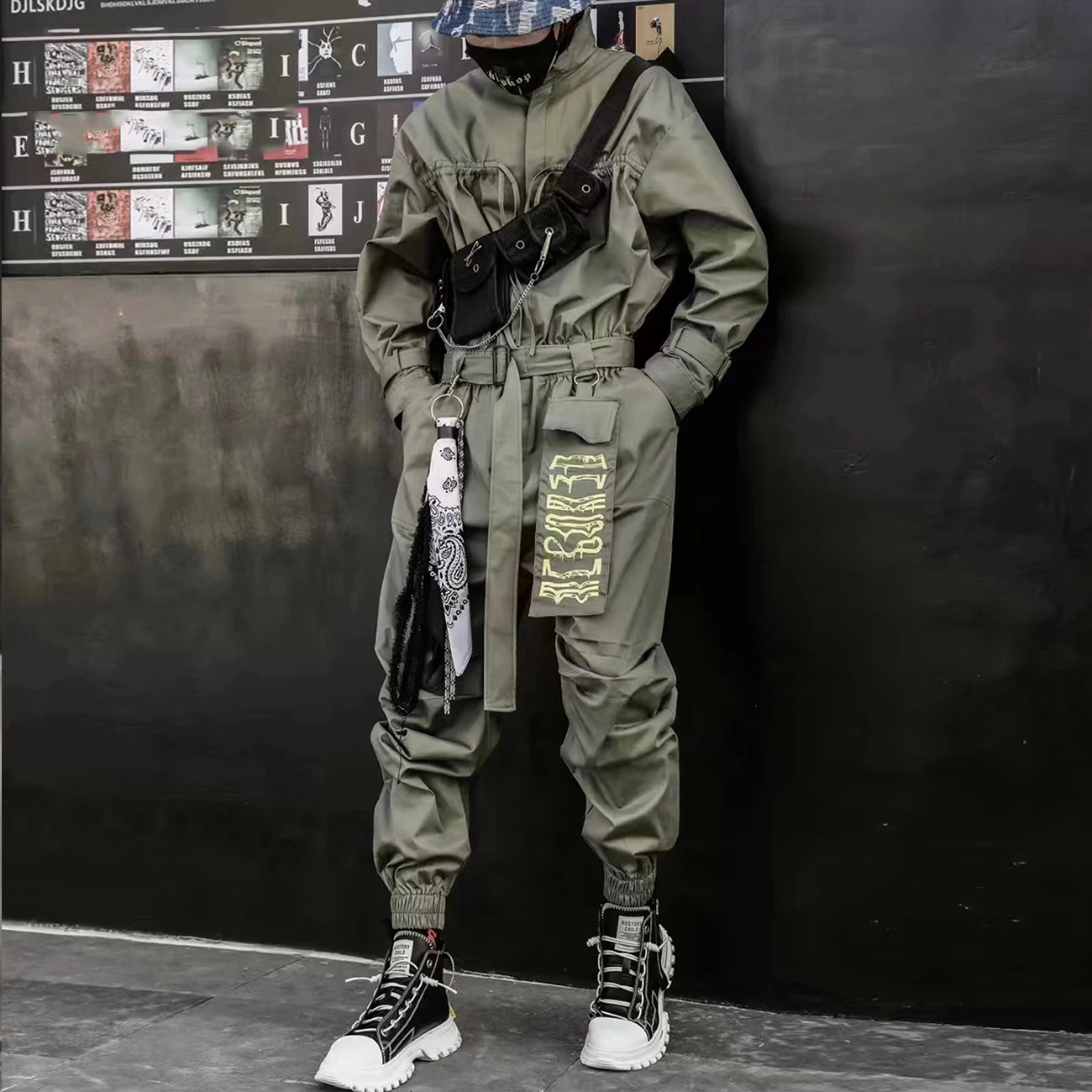 Hip Hop Streetwear Jumpsuits Men Ribbon Embroidered Cargo Pants Long Sleeve Rompers Joggers Techwear Overall Suit Men
Hip Hop Streetwear Jumpsuits Men Ribbon Embroidered Cargo Pants Long Sleeve Rompers Joggers Techwear Overall Suit Men