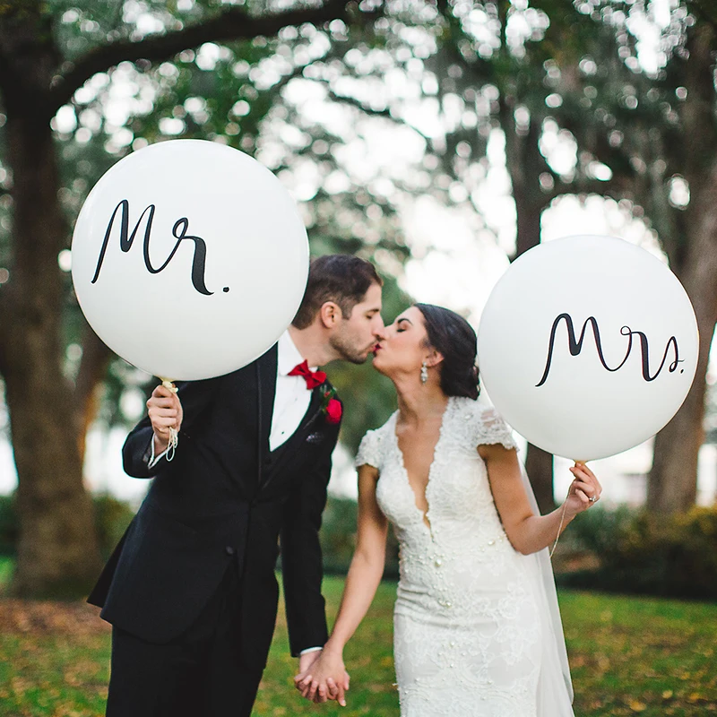 

2pcs 36inch Round White Print Mr&Mrs Latex Balloons LOVE Foil Balloons Wedding Bride to Be Marriage Air Helium Globos Supplies