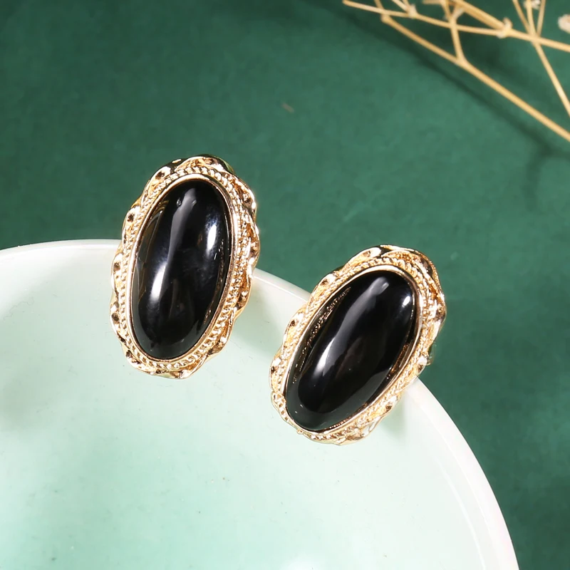 Simple Black Onyx Earrings Top Quality Bohemian Big Oval Black Stone Stud Earring For Women Engagement Wedding Jewelry 
Simple Black Onyx Earrings Top Quality Bohemian Big Oval Black Stone Stud Earring For Women Engagement Wedding Jewelry