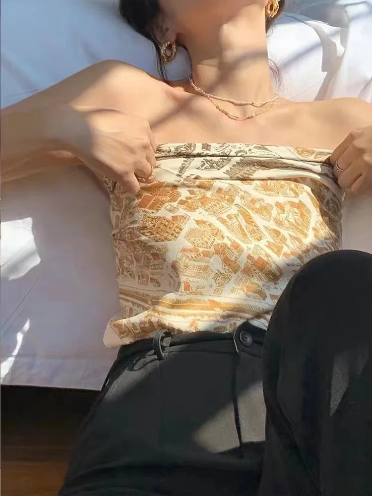 Spring and Autumn New Horse City 90cm Twill Women's Decorative Large Scarf Spicy Girl Wrap Chest Scarf Shawl Head Scarf Gift Sca
Spring and Autumn New Horse City 90cm Twill Women's Decorative Large Scarf Spicy Girl Wrap Chest Scarf Shawl Head Scarf Gift Sca