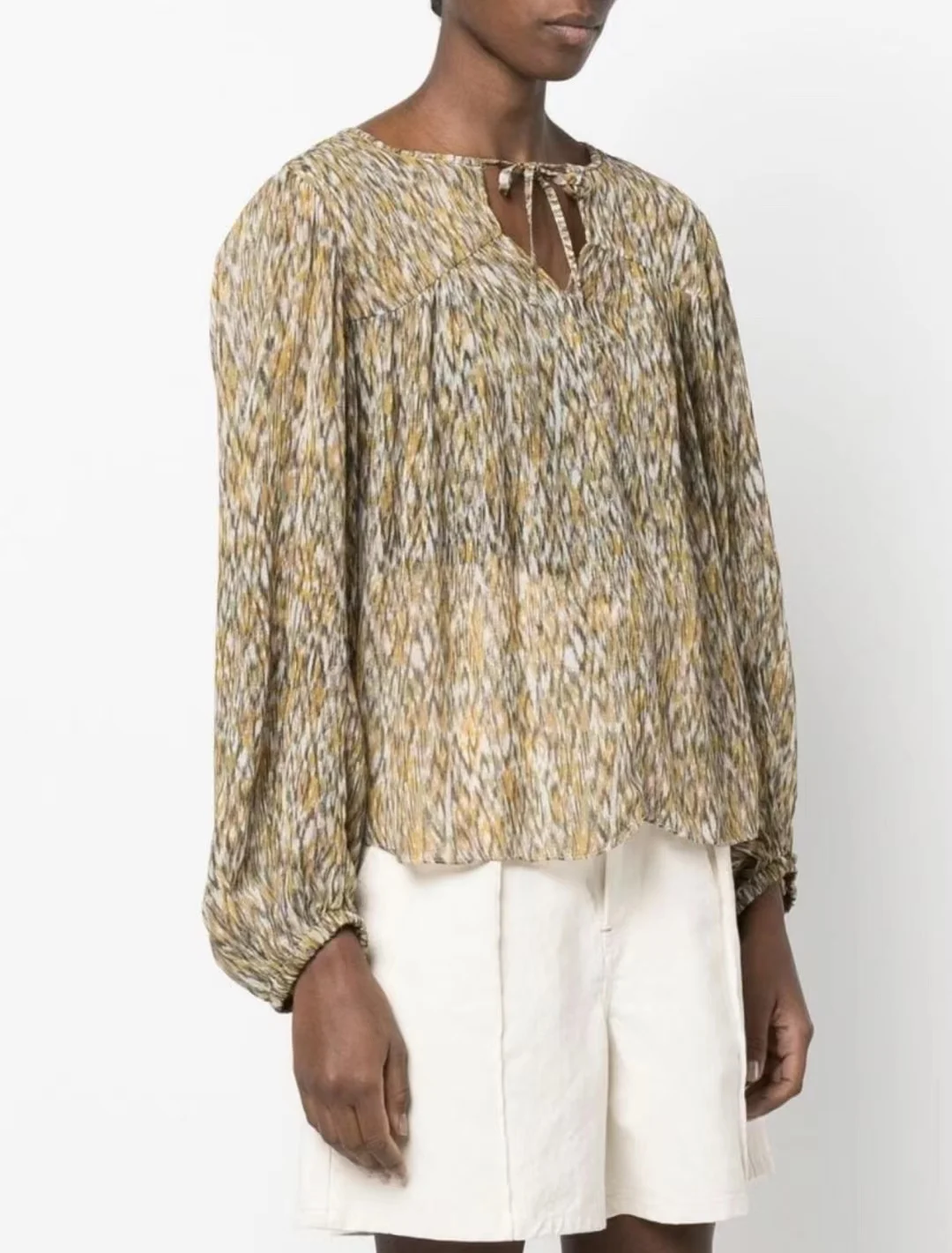 ISB new two-color fashionable printed lace up commuter shirt 
ISB new two-color fashionable printed lace up commuter shirt