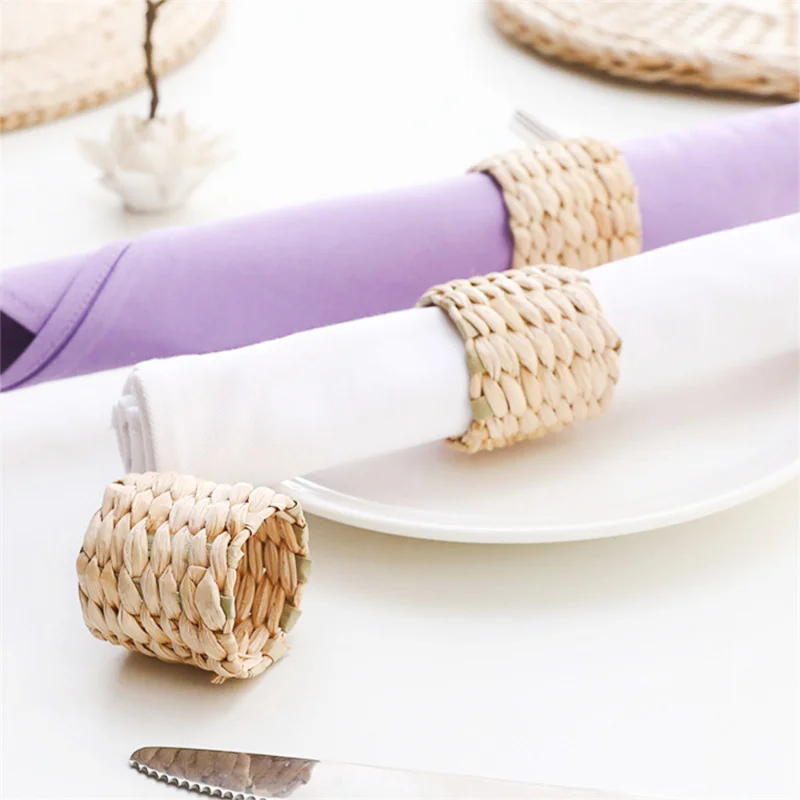 1Pcs Natural Straw Woven Napkin Ring Paper Holder Water Hyacinth Grass Rings Buckle Hotel Restaurant Christmas Table Decorations
1Pcs Natural Straw Woven Napkin Ring Paper Holder Water Hyacinth Grass Rings Buckle Hotel Restaurant Christmas Table Decorations