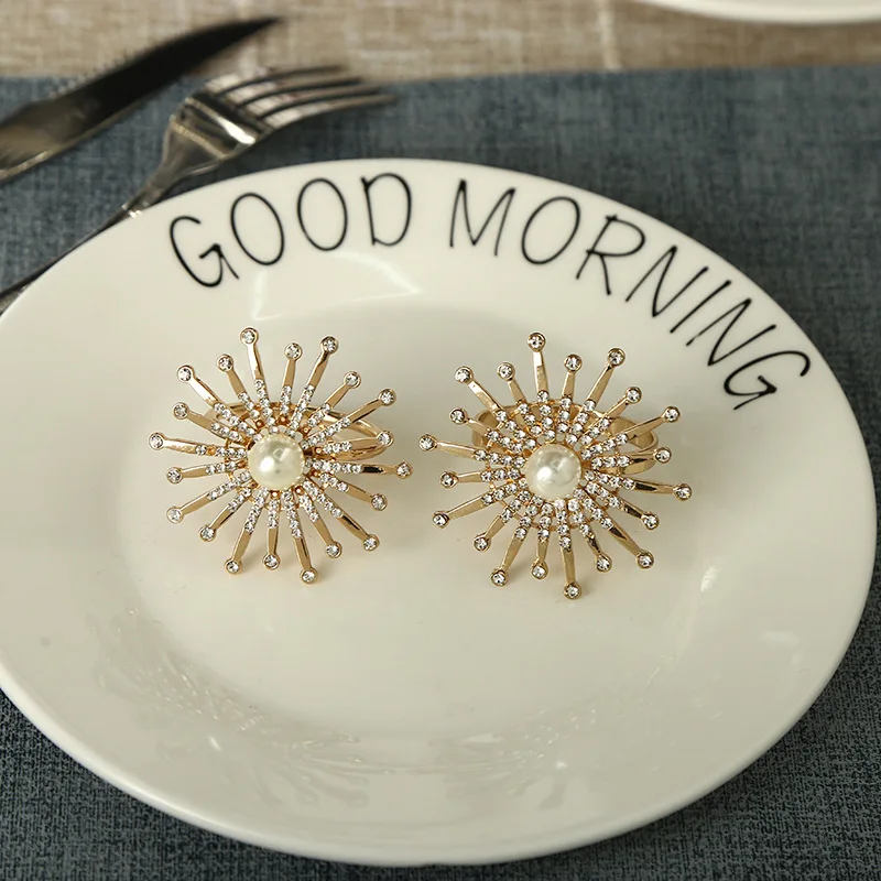 12PCS/metal pearl flower napkin ring is used for family gathering, western food wedding, hotel table decoration napkin ring
12PCS/metal pearl flower napkin ring is used for family gathering, western food wedding, hotel table decoration napkin ring