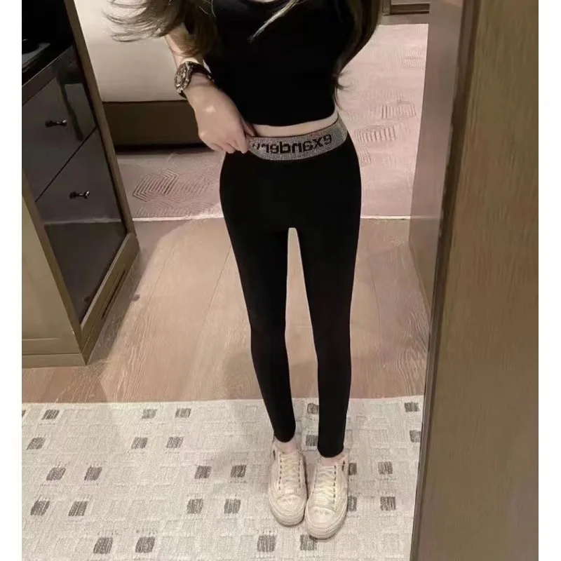 2023ss Fashion Women's New Bottoms Leggings Hip Lift Thin Leg High Waist Yoga Stretch Sweatpants High Quality Pants
2023ss Fashion Women's New Bottoms Leggings Hip Lift Thin Leg High Waist Yoga Stretch Sweatpants High Quality Pants