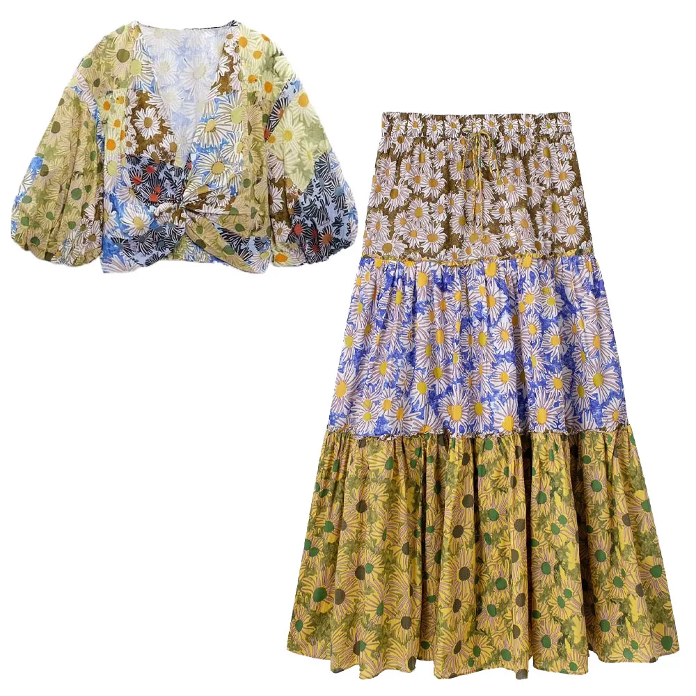 Early autumn new fashion women's temperament casual V-neck short-sleeved knotted printed top + high waist skirt
Early autumn new fashion women's temperament casual V-neck short-sleeved knotted printed top + high waist skirt