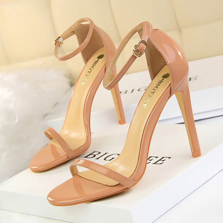Stylish Super High Heel Patent Leather Open Toe Strap Sandals Summer Sexy Nightclub Women's High Heels
Stylish Super High Heel Patent Leather Open Toe Strap Sandals Summer Sexy Nightclub Women's High Heels