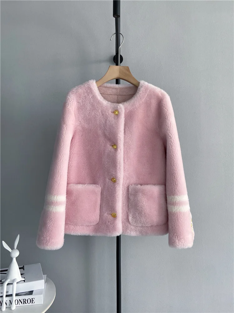 

Genuine luxury Temperament short color contrast college age reducing wind grain sheep shearing coat young fur one female winter